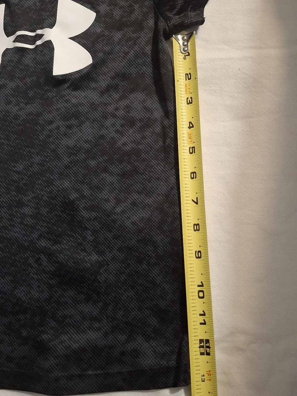 NWOT Under Armour Black/GRAY GIRLS Tee Size Youth Small with White Logo